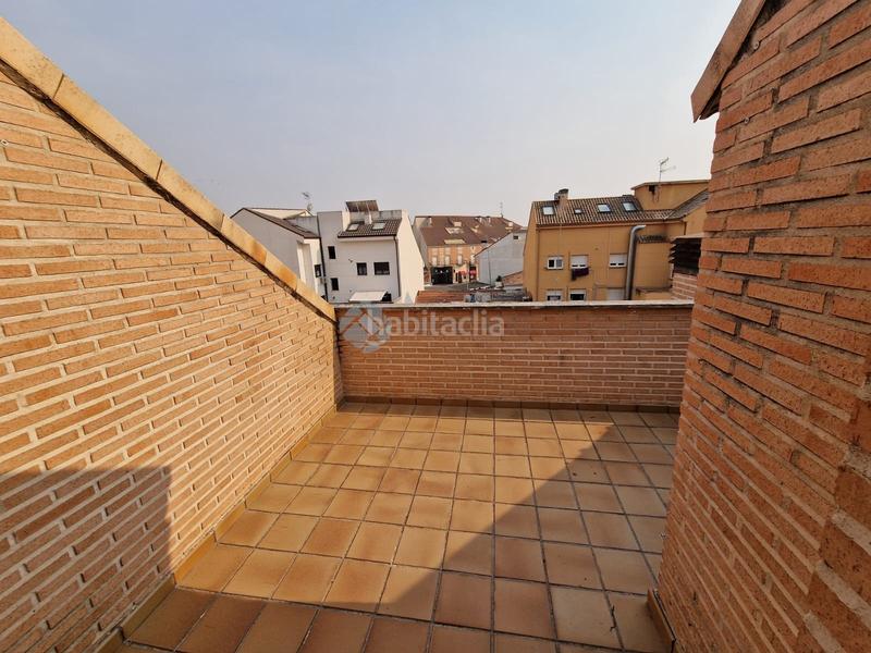 Foto 613b88ac-5a52-430e-96d0-754fef6ab8b6. Piso ático abuhardillado con plaza de garaje a la venta en el municipio , madrid.la vivienda está distribuida en salónco en Ciempozuelos
