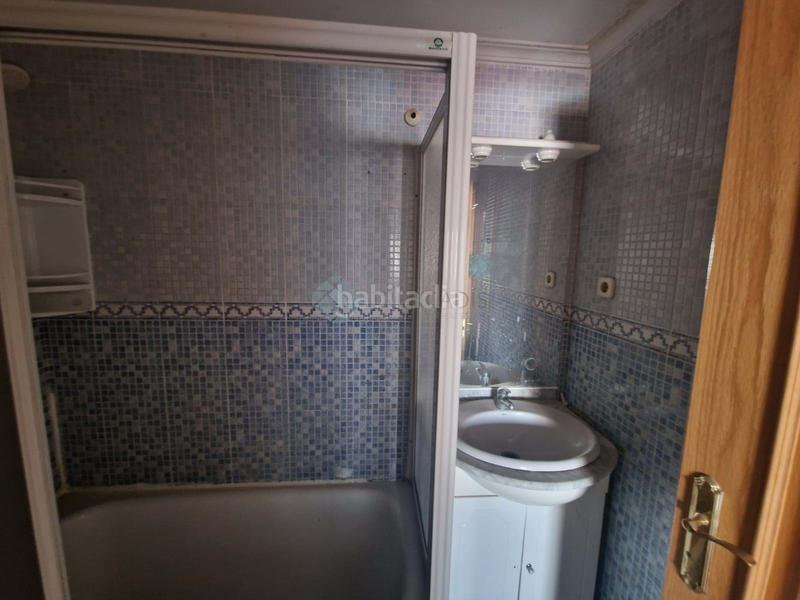 Foto 7d5d1073-ec2b-4f7a-812b-dd2dc34335f2. Piso  de 70 m para reformar a la venta en el distrito de carabanchel, .la vivienda está distribuida en salóncomedor, tres dor en Madrid