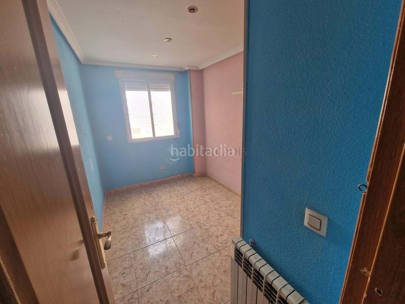 Foto 8403f194-adb7-4fa2-b83e-5f1a55a477f7. Piso  de 70 m para reformar a la venta en el distrito de carabanchel, .la vivienda está distribuida en salóncomedor, tres dor en Madrid
