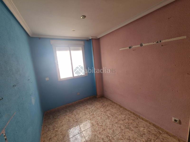 Foto 8dc4badf-6f84-4dd4-912b-99b1161cd1cd. Piso  de 70 m para reformar a la venta en el distrito de carabanchel, .la vivienda está distribuida en salóncomedor, tres dor en Madrid
