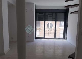 Pis  Cl quijada de pandiellos  pl: pt:b  madrid (madrid). Piso de 68 m para reformar a la venta en el distrito de puente d
