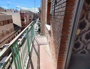 Pis  Cl juan jose martinez seco  pl: pt:c  madrid (madrid). Piso de 61 m para reformar a la venta en el distrito de villaver