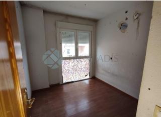 Pis  Tr yuncos  es: pl: pt:d  yeles (toledo). Vivienda de 56 m y plaza de garaje a la venta en la localidad de