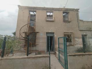 Semi detached house in Segura