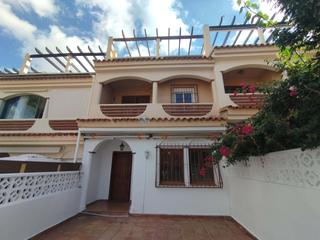 Casa aparellada  Otari