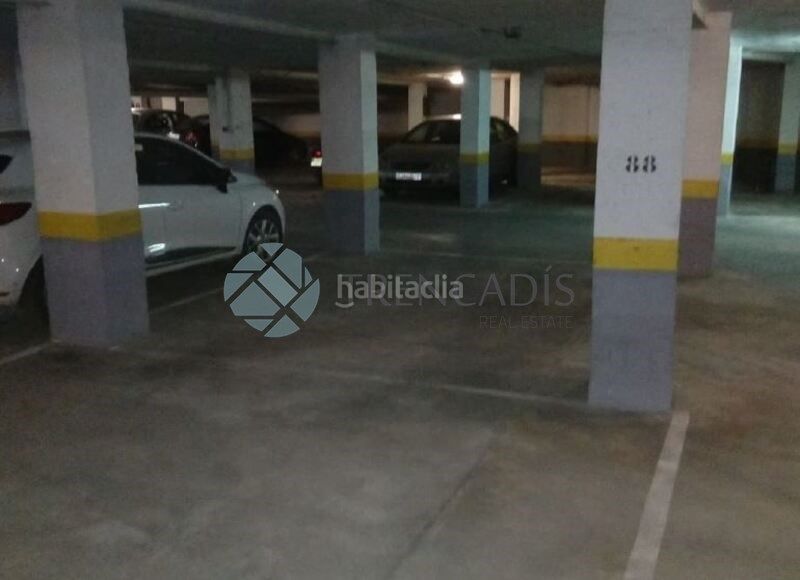Foto efb94094-8dde-4987-a366-c3389f9b7e05. Autoparkplatz in Benifaió