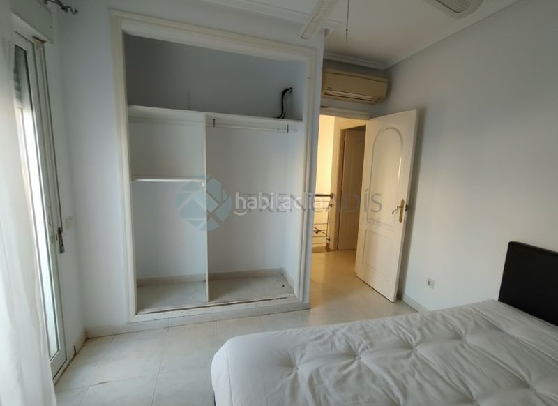 Foto c1f36c8a-5820-4f48-b6d7-e82a5bbc3385. Casa aparellada a Benijófar