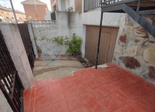 Doppelhaus  Ur tejar (el)   recas (toledo). Se vende vivienda unifamiliar adosada de 180 m para reformar en