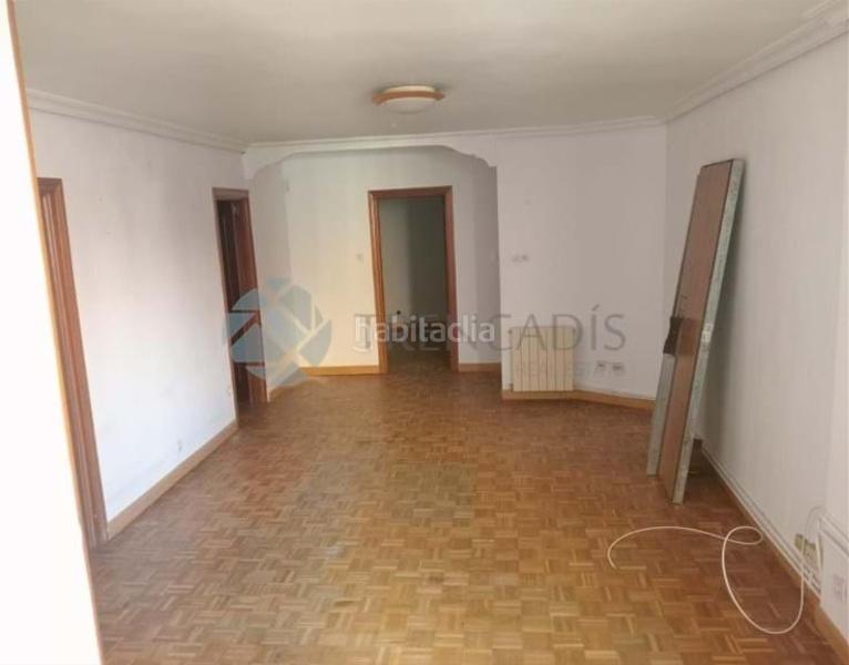 Foto 6e9ee7d6-e453-42c5-a902-b30c940d5f8b. Pis a Almendrales Madrid