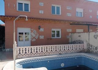 Casa aparellada  Miguel angel. Chalet con jardín y piscina !vivienda unifamiliar pareada con ja