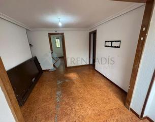 Appartement  Cl siderurgia  pl: pt:dr   madrid (madrid). Piso de 60 m para reformar a la venta en el distrito de san blas