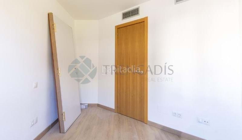Foto c24864a3-e894-4c2a-8ba8-4e4df4829ab3. Pis a Ventas Madrid