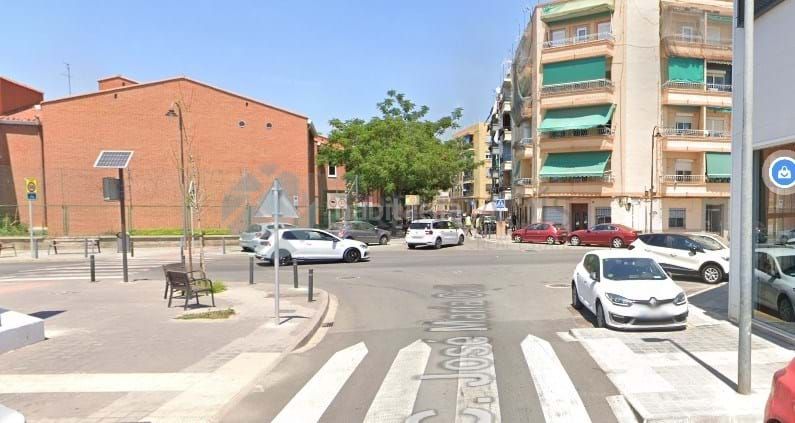 Foto ce44a776-ec82-41aa-83a4-e74420ba01e0. Pis a Polígono del Aeropuerto Manises