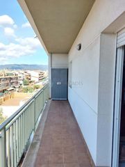 Dachwohnung  Girona. Rodeado de zonas verdes, infantiles etc. junto a la escuela bell