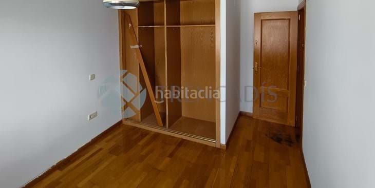 Foto 70559d8a-1c36-47a6-b434-de7c3c0af056. Pis a San Isidro Madrid