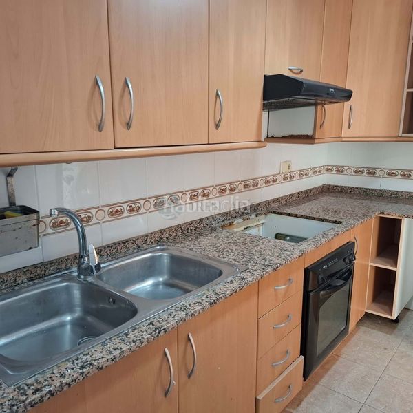 Foto 3a6b1d9c-5ca6-43d5-b9e4-83472dcd2955. Pis amb aparcament a Silla