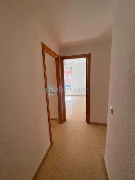 Foto c1c8331a-c652-4c1d-ae0d-dcf93023aa7a. Pis amb aparcament a Silla