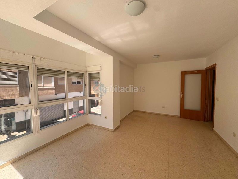 Foto c6bcae55-e2bb-4dd9-95b9-f0a54af0c983. Pis amb aparcament a Silla