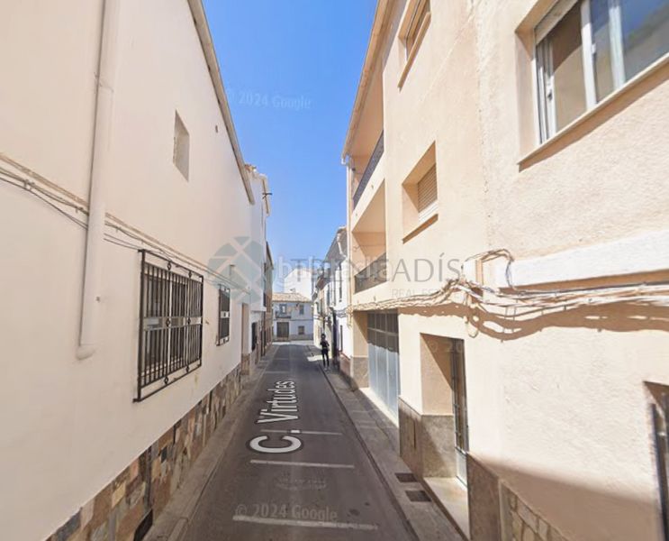 Foto 4a0c19cf-2fb6-4c1c-9aa4-7c45cdc938a7. Casa adossada a Macastre