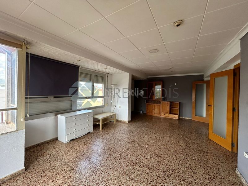 Foto 413f6077-3060-4d1d-aba0-32f78ea516fe. Pis a Canals