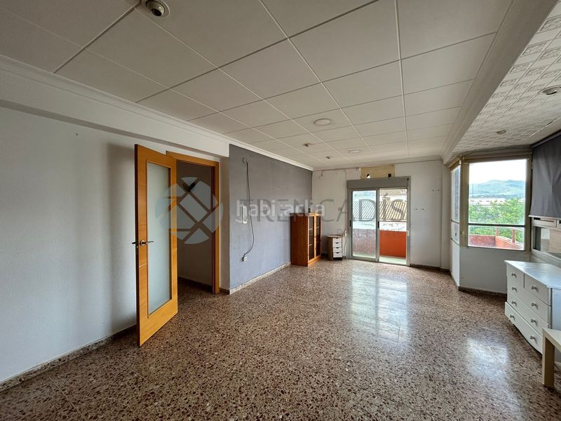 Foto c13b1e5d-a49b-4b2e-9625-798fe7b5dde9. Pis a Canals