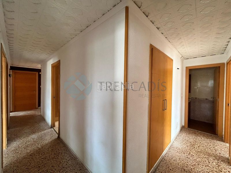 Foto e6ce8e37-ee84-4c36-9098-00e12bab4148. Pis a Canals