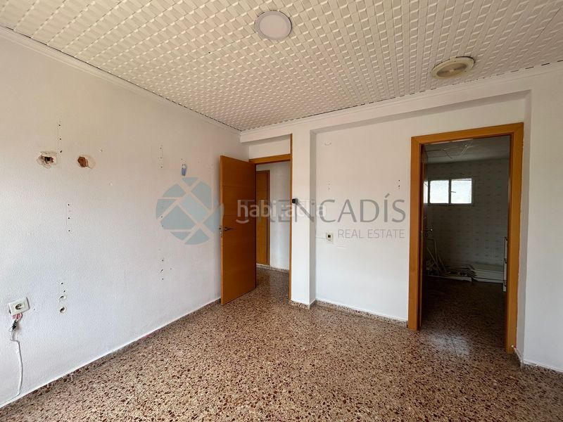 Foto e6f400cb-349c-4cb0-b496-3fdeea11fdc9. Pis a Canals