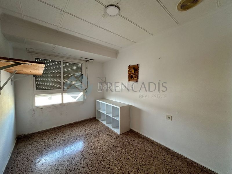 Foto f20730e6-6e83-4ea5-8106-08ceb2c23ea1. Pis a Canals
