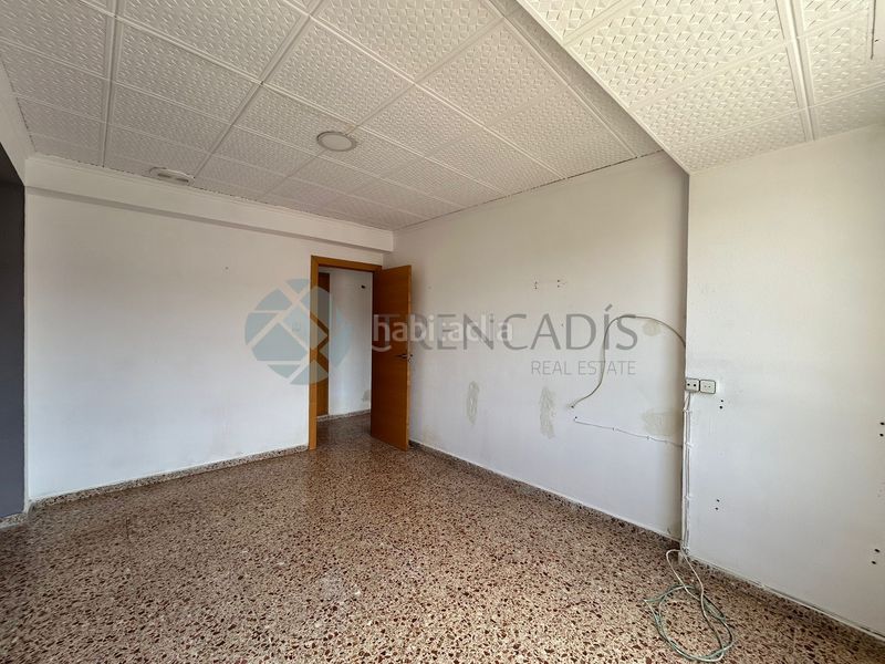 Foto fce50874-46e0-41b2-bac6-4b72a3d302a0. Pis a Canals