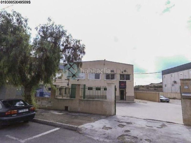 Foto a9fa313c-d42c-405b-a192-6d17ebab0292. Nau industrial a Plaza de Toros-Avenida Chapí-Trinquete Elda