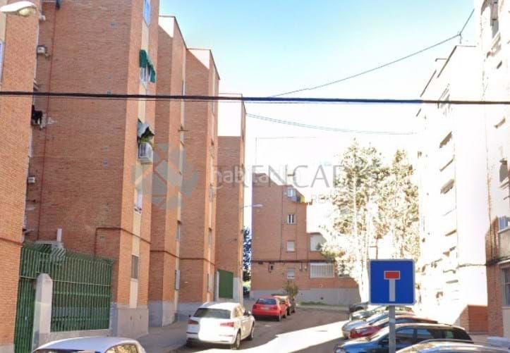 Foto bccd0578-38b4-41e6-a65d-a69b3419535b. Pis a Apóstol Santiago Madrid