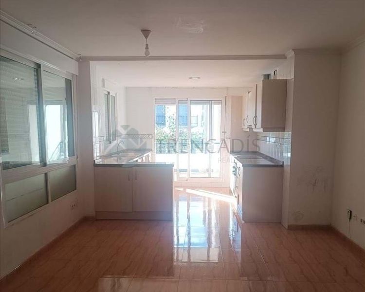 Foto cff47261-8b54-4b95-9862-7a993bb9cffd. Pis a Almoines