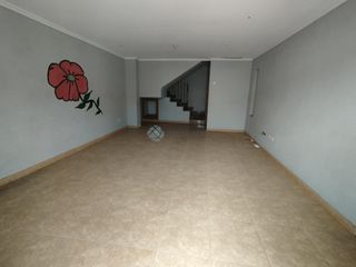 Towny house  Cl alc f ramon rocamora  pl: pt: edif. banderas vi-t  granja de