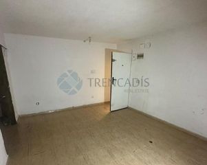 Pis a CL GODELLA  Es: Pl: Pt:IZ  MADRID (MADRID)