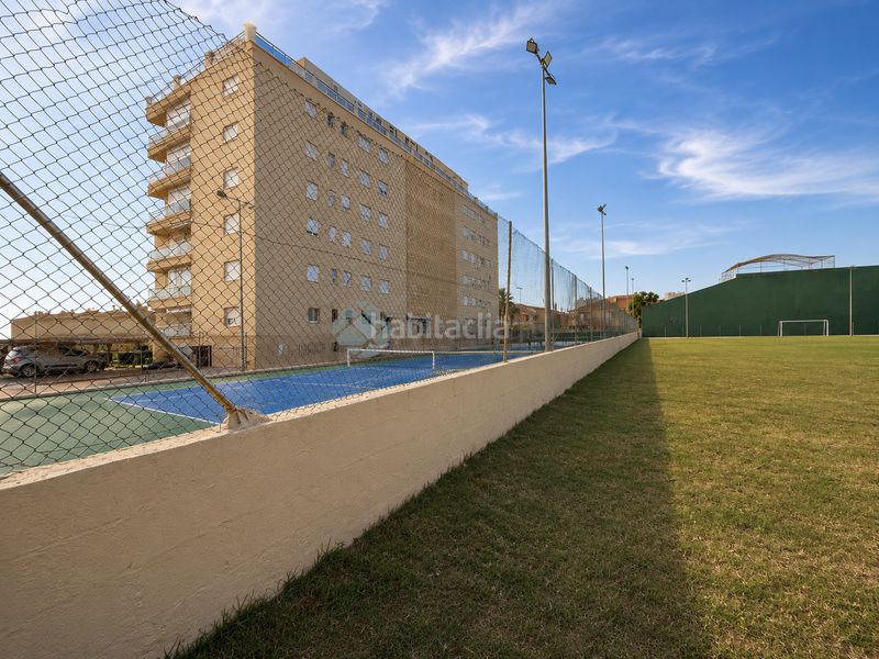Foto d6f6c1b2-e376-4f92-9b52-443f554d4234. Pis amb piscina a El Perellonet Valencia
