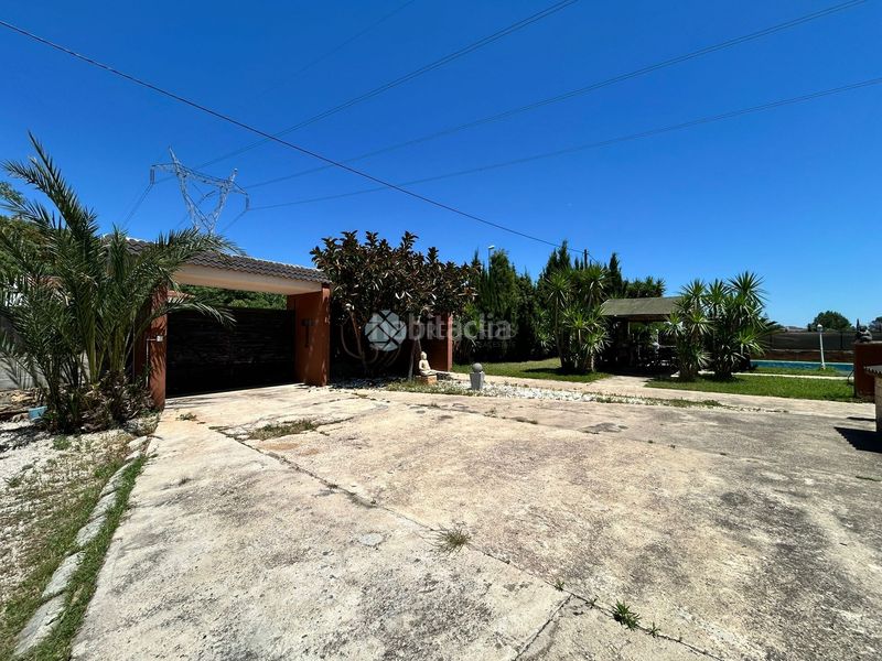 Foto 522b9f06-9bbd-4037-8644-9e3a37d6a177. Xalet amb aparcament piscina a Alberic