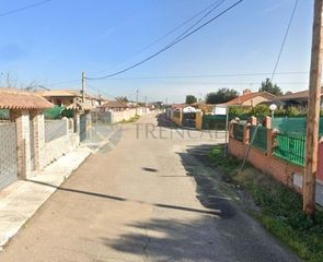 Casa adosada  Ur cerro alberche   el casar de escalona (toledo). Vivienda unifamiliar independiente ocupada por persona sin justo