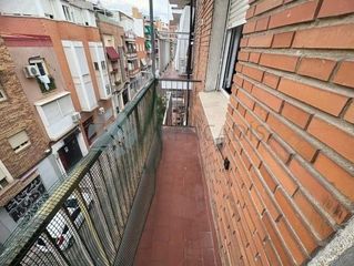 Pis a CL RAMON CALABUIG  Pl: Pt:C  MADRID (MADRID)