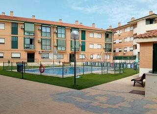 Flat  Cl numancia  es: pl: pt:a  fuensalida (toledo). Piso y garaje !  en urbanización con piscina !piso de 115 m para