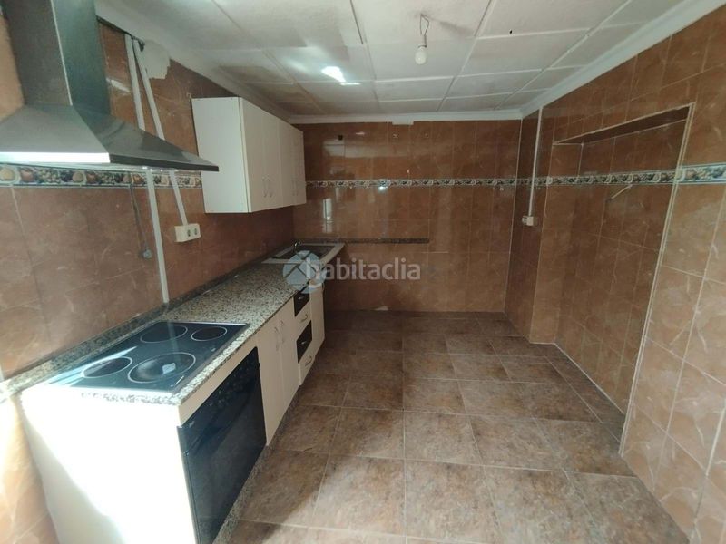 Foto 323885b4-3b0d-4f92-a0ad-58781e9722e1. Casa pareada en Almoradí