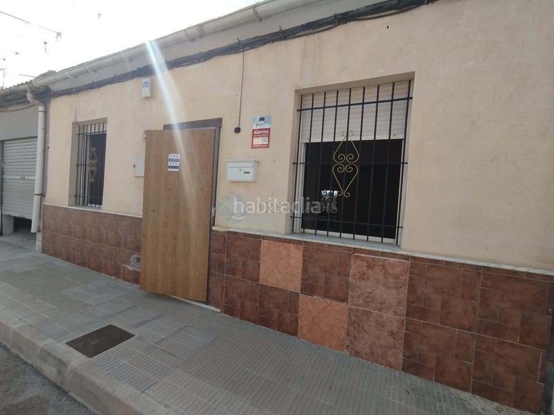 Foto 836c0a1c-c838-4dc0-adfe-bebd3e040bd8. Casa pareada en Almoradí