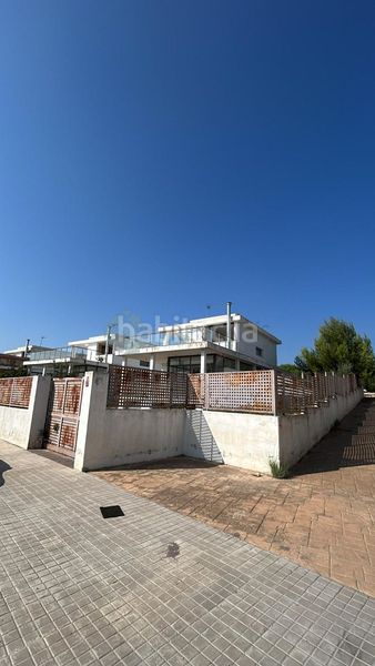 Foto f9363b83-b872-4fe8-9a1c-4460e4753f81. Casa adossada a Riba - roja de Túria