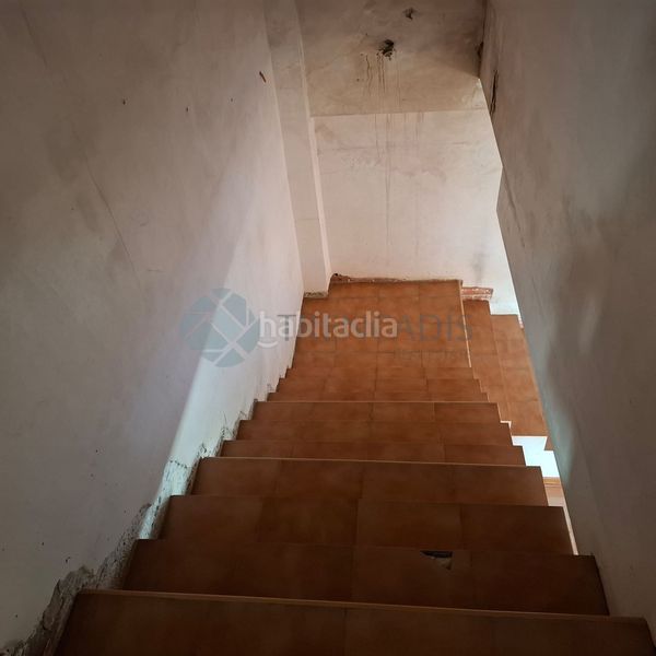 Foto 49e5ca35-5488-417a-9a70-b7d483ff0b5c. Casa adossada a Urbanizaciones Llíria
