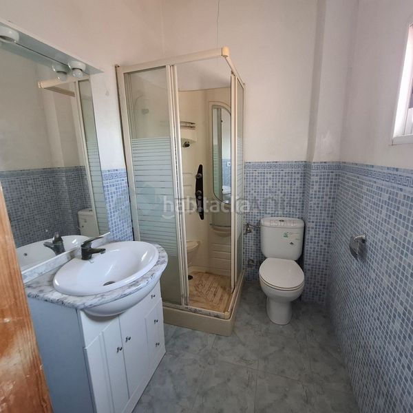 Foto a2f61d28-d972-4d52-9f36-01a85573318d. Casa adossada a Urbanizaciones Llíria
