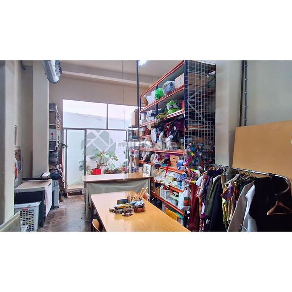 Foto a00bba28-53af-4fb1-9d34-beabb6f23e18. Local comercial a Gran Via Valencia
