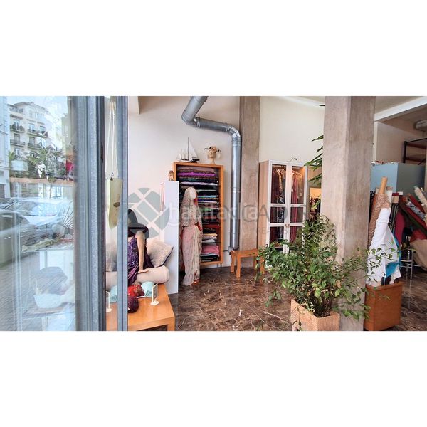 Foto ae6383a9-8378-479b-871f-237b1b912375. Local comercial a Gran Via Valencia