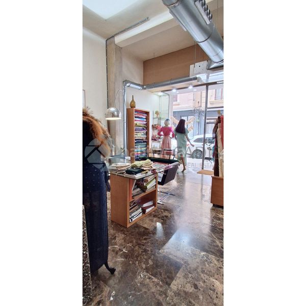 Foto f696ccbe-9b02-47ac-9943-80bbfb8b0831. Local comercial a Gran Via Valencia