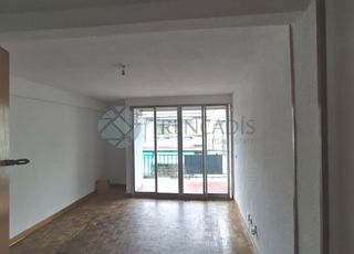 Flat  Cl elizondo  pl: pt:iz  madrid (madrid). Piso de 3 dormitorios con terraza !  bien ubicado !vivienda de 7