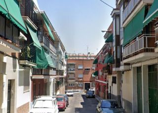 Appartement  Cl leoncio bautista  pl: pt:d   madrid (madrid). Piso ocupado por persona sin justo títuloeste inmueble debido a