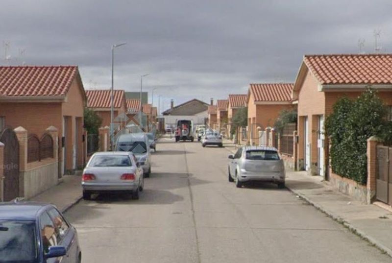 Foto 43d62337-bb48-44b8-af2d-470c7d0f696b. Casa aparellada a Mata (La)